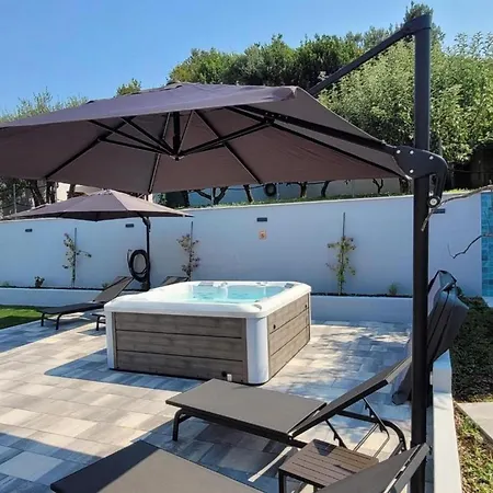 別荘 Charming House With Jaccuzi,terrace,lounge Area *
