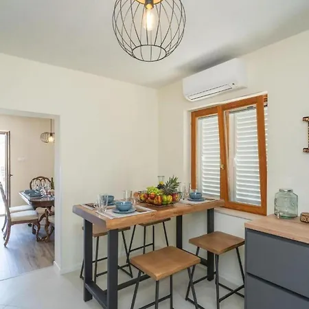 別荘 Charming House With Jaccuzi,terrace,lounge Area *