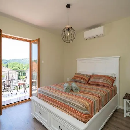 Charming House With Jaccuzi,terrace,lounge Area 펜션