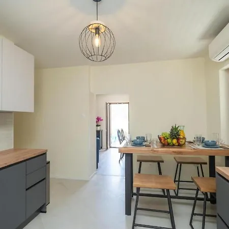 Charming House With Jaccuzi,terrace,lounge Area * Mlini